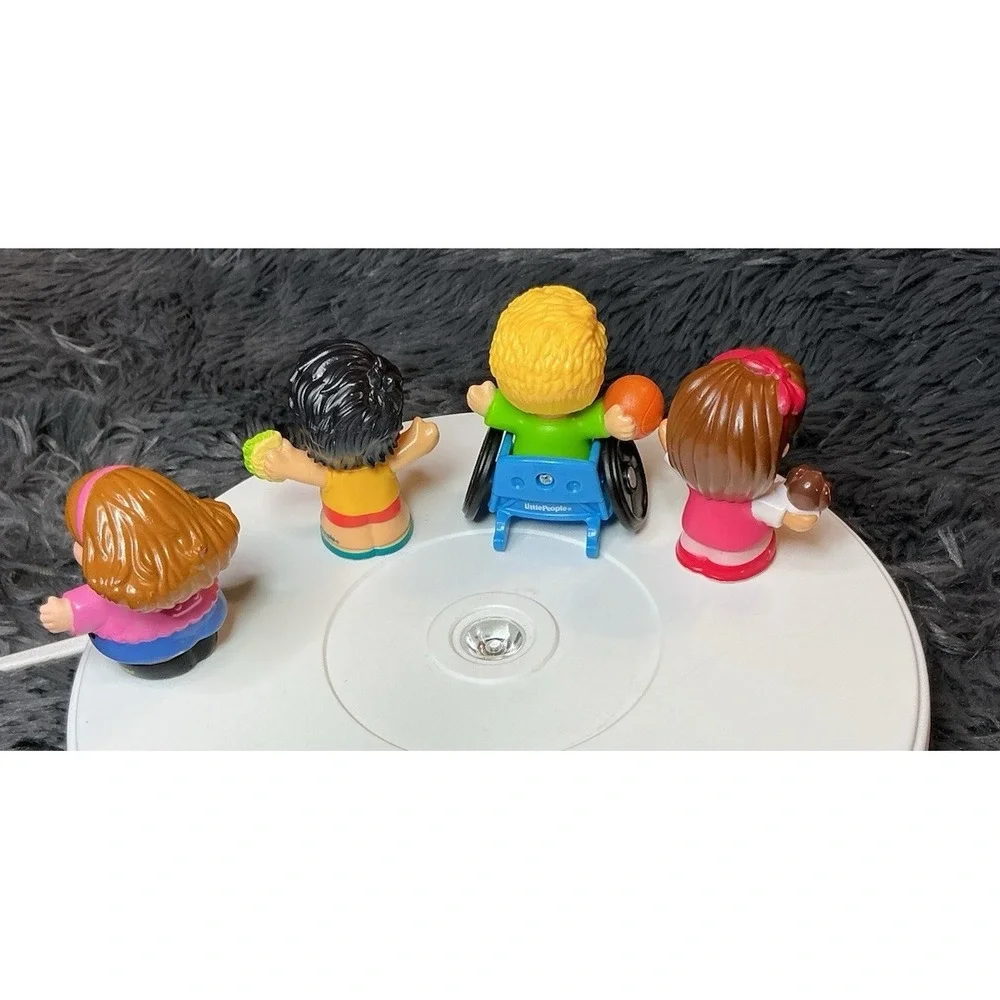 Fisher Price‎ Little People Lot Of 4 Variety Figures